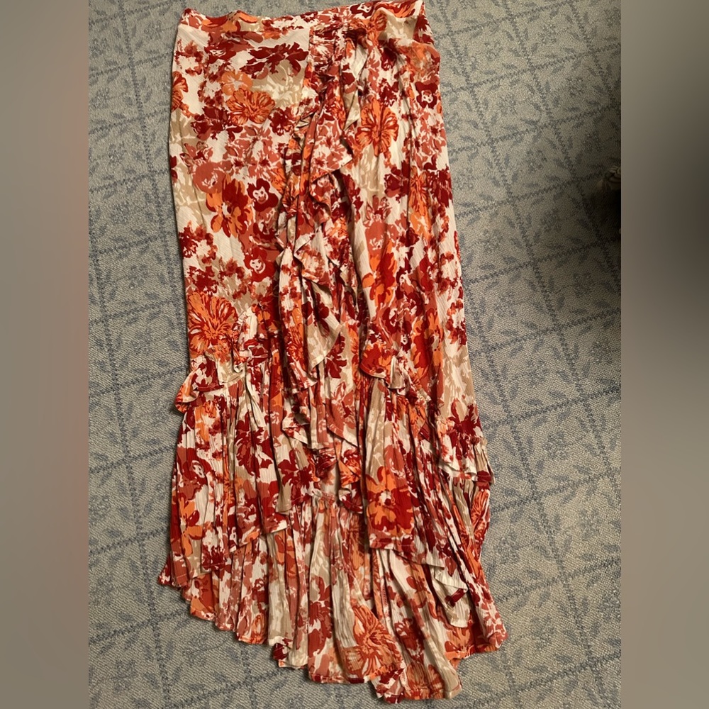 Raga Anthropologie maxi hi lo floral reds ruffle hem large l boho
